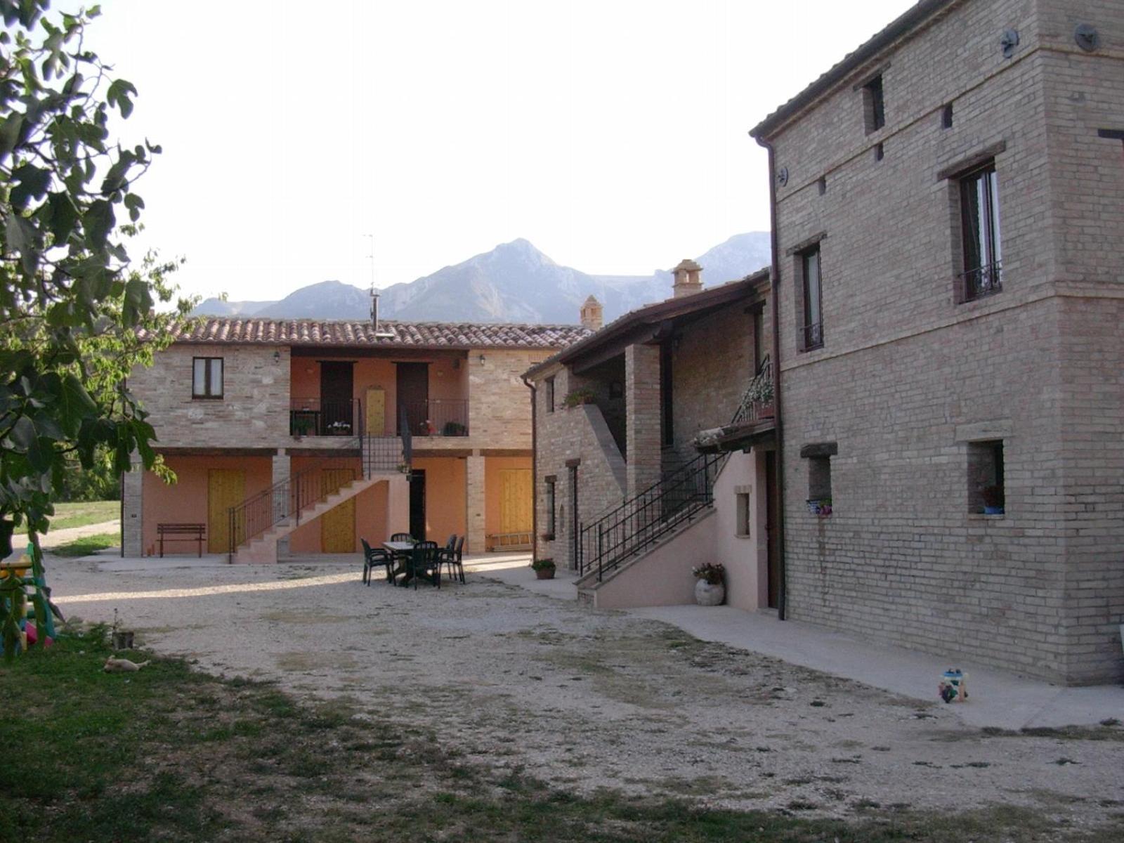 Antica Dimora Guest House Sarnano Bagian luar foto