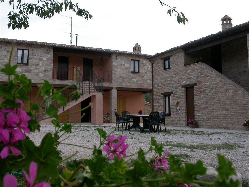 Antica Dimora Guest House Sarnano Bagian luar foto