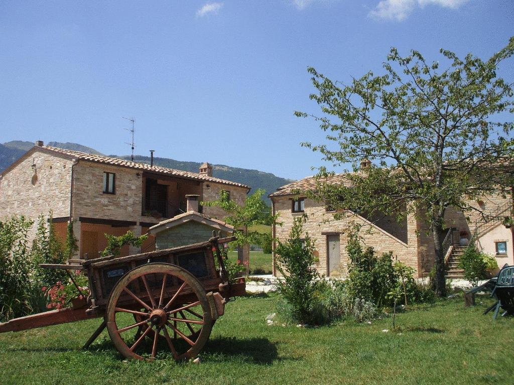 Antica Dimora Guest House Sarnano Bagian luar foto